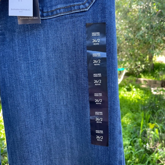 Banana Republic high waisted, wide leg, trouser denim. - Picture 5 of 6